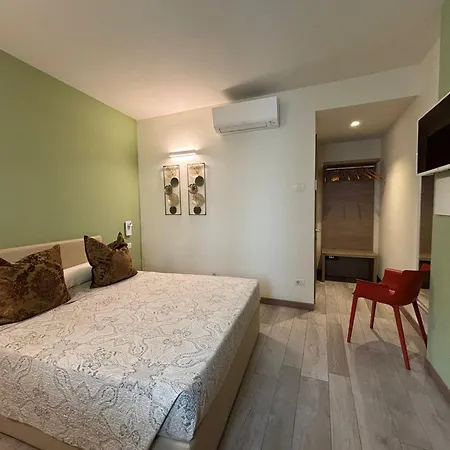 בית הארחה Casa Oreste לאזיסה