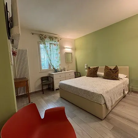 Konukevi Casa Oreste 3*